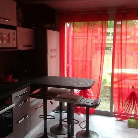 Maisonnette Tout Confort. Сasa de vacaciones *